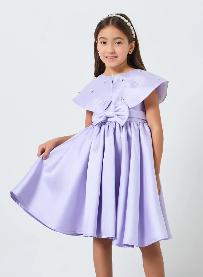 تايك تو فستان مزين مع كيب